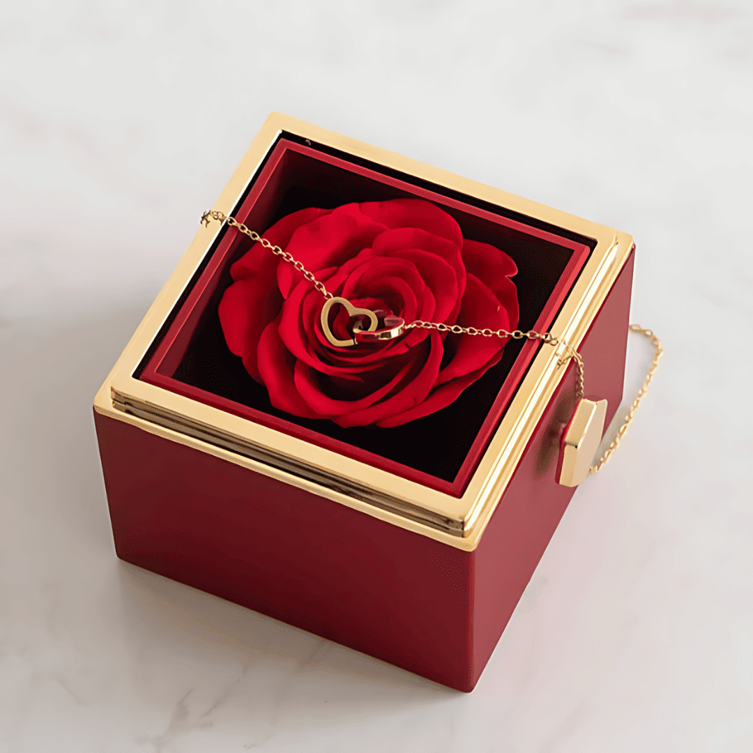 Collar personalizado con rosas eternas y corazones