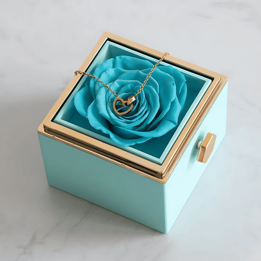 Collar personalizado con rosas eternas y corazones